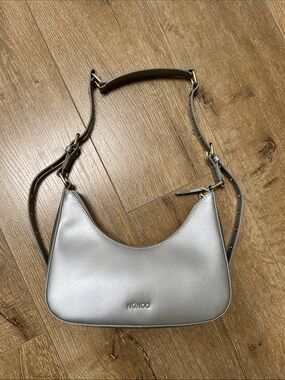 Nunoo Erin bag in Florence leather Silver Shoulder Bag - Sleek Metallic Hobo